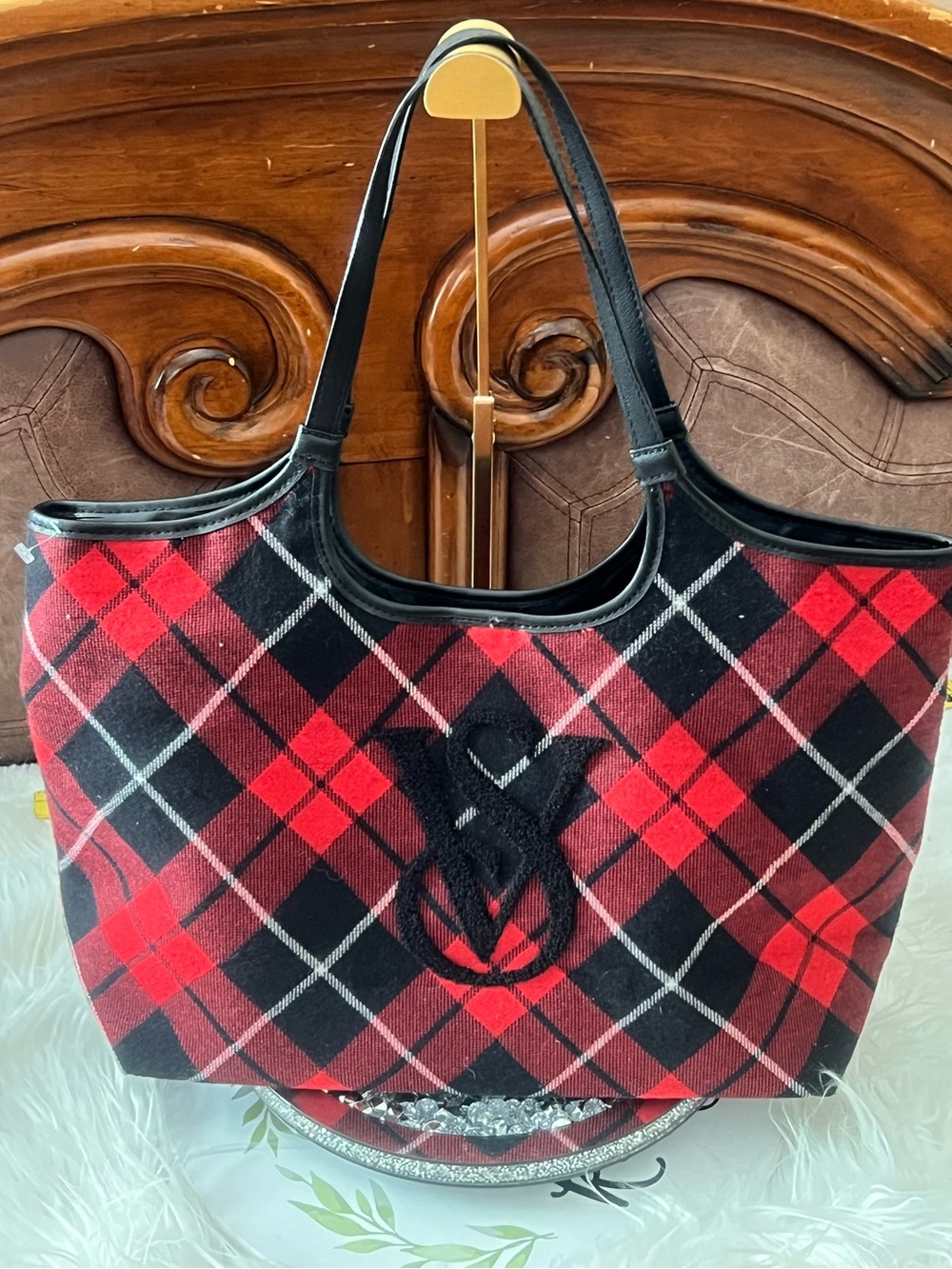 Victoria's Secret NWOT  Red and Black Plaid Tote with Logo Emblem - Picture 5 of 9